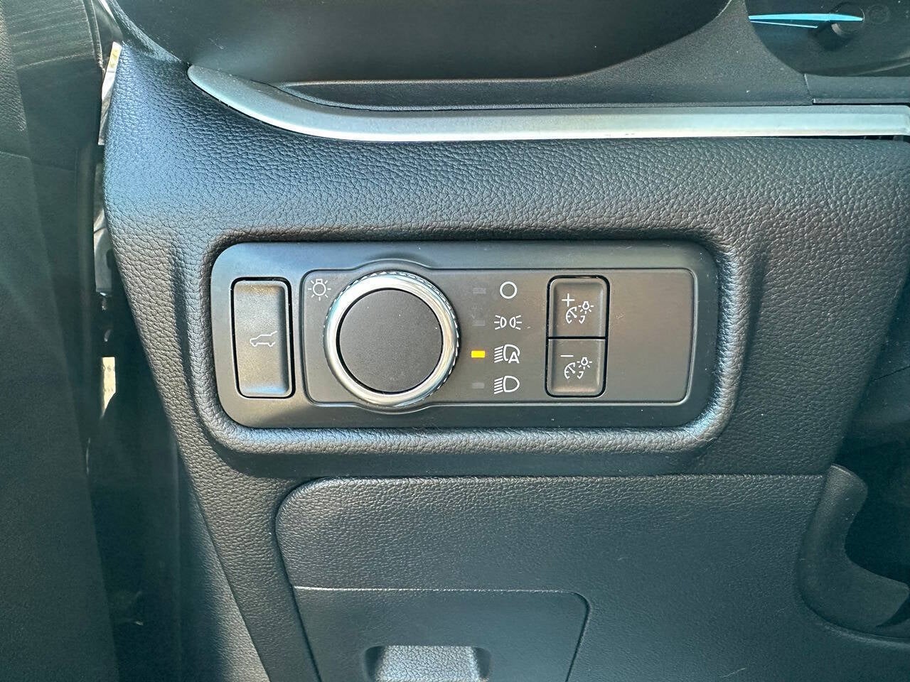 2022 Ford Explorer XLT AWD 4dr SUV
