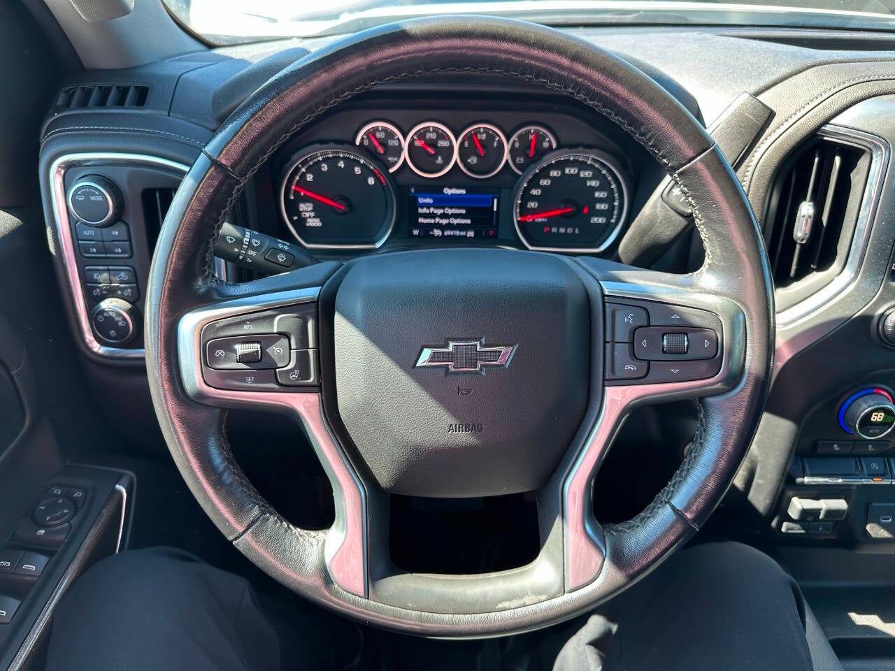 2021 Chevrolet Silverado 1500 RST 4x4 4dr Crew Cab 5.8 ft. SB