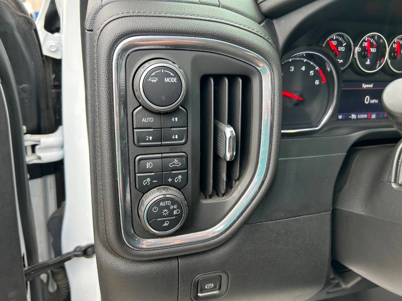 2022 Chevrolet Silverado 1500 Limited LTZ 4x4 4dr Crew Cab 5.8 ft. SB