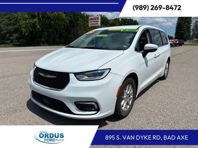 2023 Chrysler Pacifica Touring L 4dr Mini Van