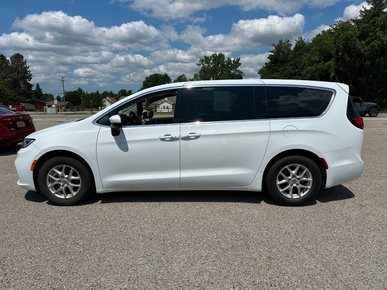 2023 Chrysler Pacifica Touring L 4dr Mini Van