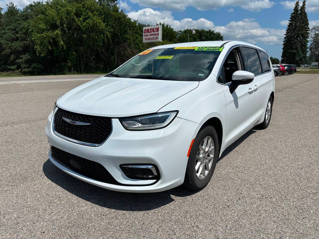 2023 Chrysler Pacifica Touring L 4dr Mini Van