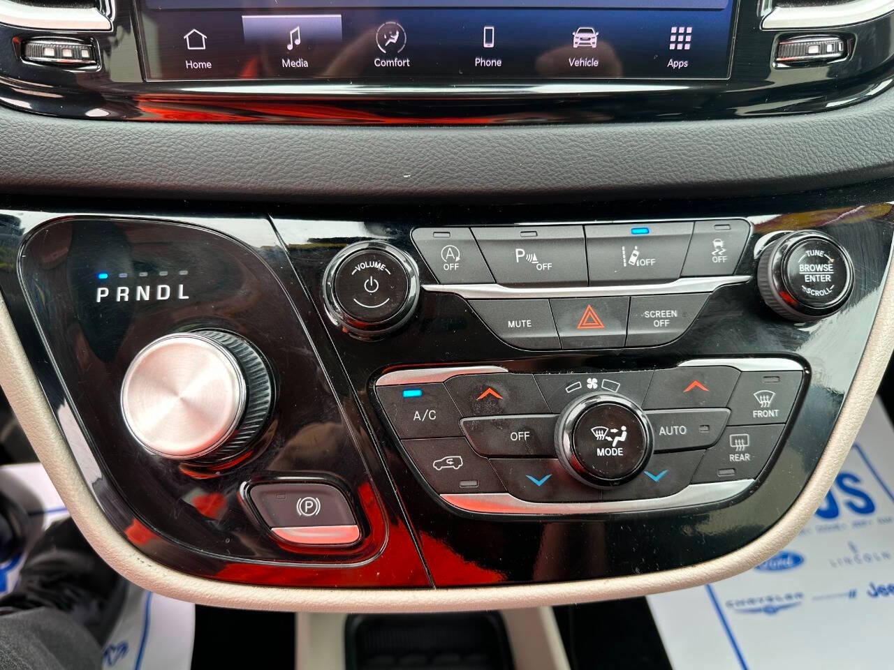 2023 Chrysler Pacifica Touring L 4dr Mini Van