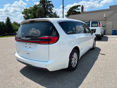 2023 Chrysler Pacifica Touring L 4dr Mini Van