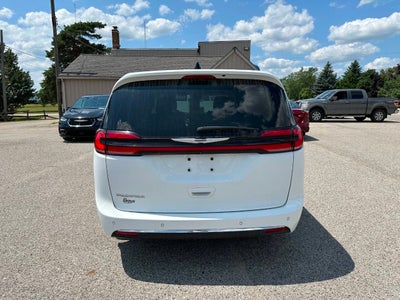 2023 Chrysler Pacifica Touring L 4dr Mini Van