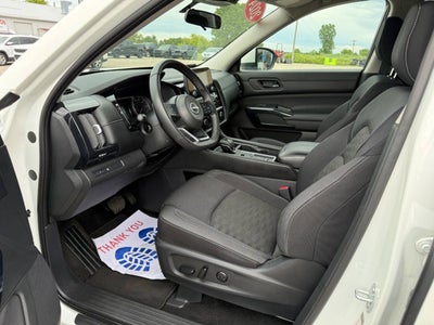 2024 Nissan Pathfinder SV FWD