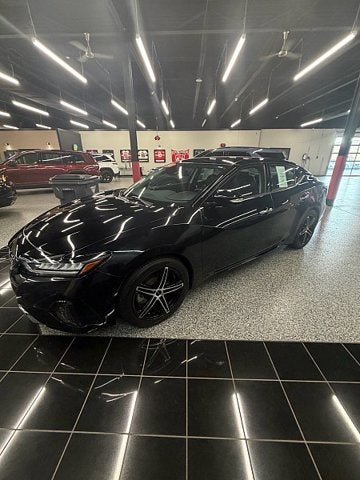 2023 Nissan Maxima SV
