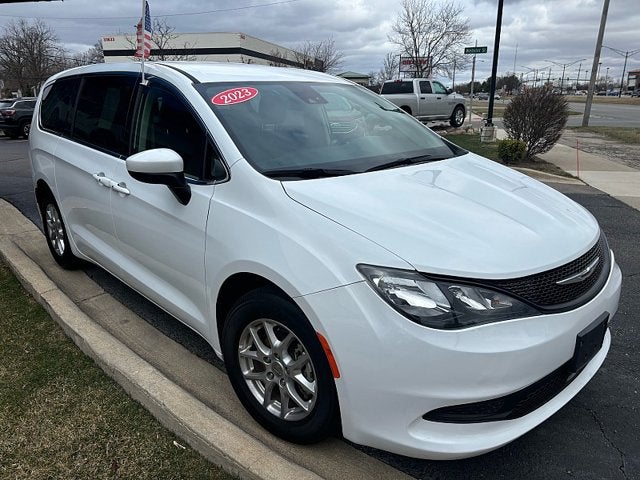 2023 Chrysler Voyager LX