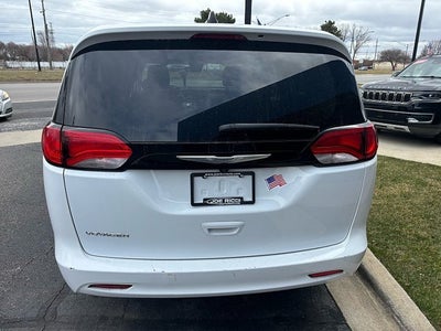 2023 Chrysler Voyager LX